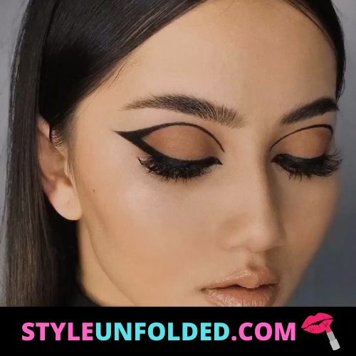 Winged Eyeliner Look - 5 Expert Tips to Apply Eyeliner for Monolid Eyes