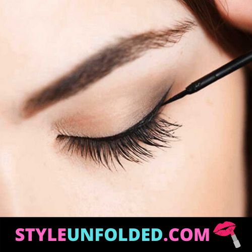 How to Apply Eyeliner to Hooded Eyes: Winged Eyeliner Tips